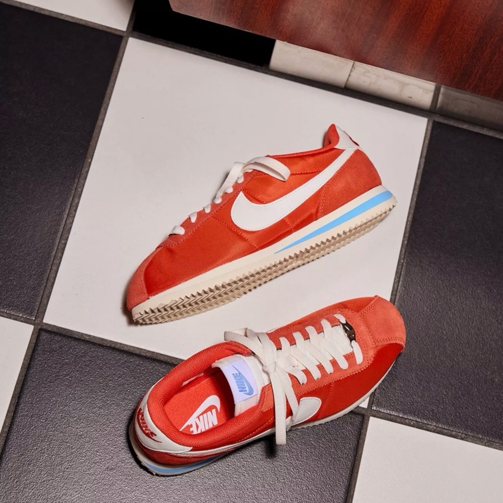 New Nike Cortez Picante Red Size 8 Women Suede NWOB
